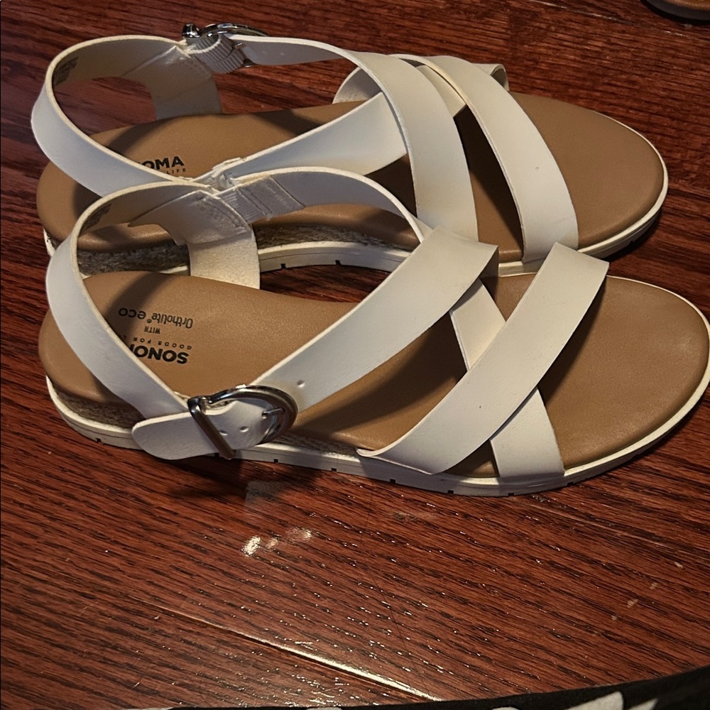 Sonoma Women's White and Tan Sandals